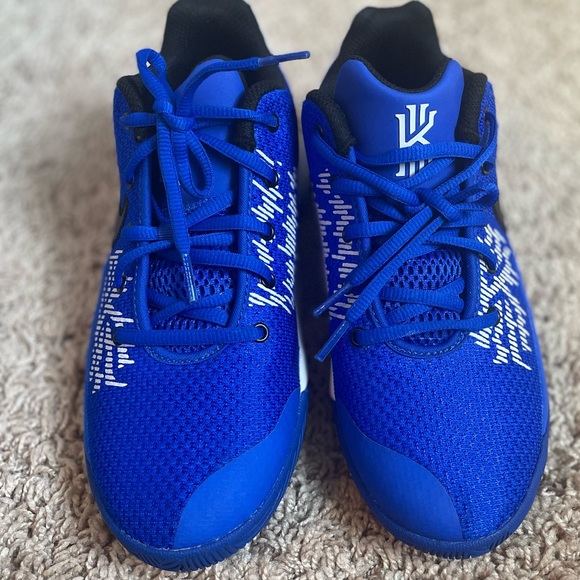 Nike Kyrie Flytrap II Duke Basketball Shoes - Picture 5 of 8